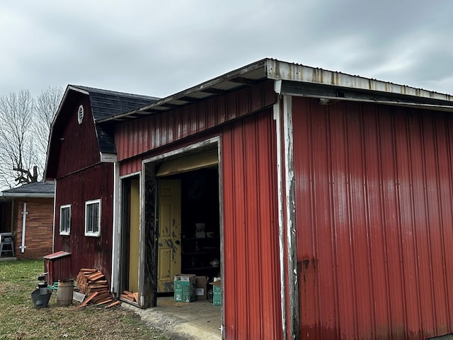 view of outbuilding with an outbuilding