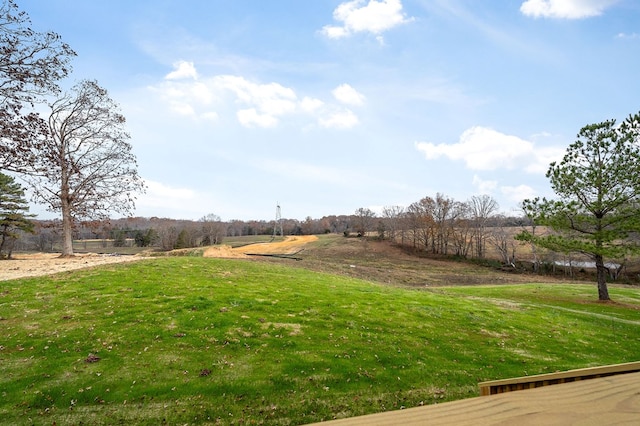 view of yard featuring a rural view