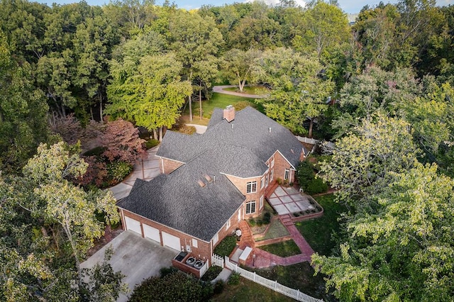 bird's eye view with a forest view