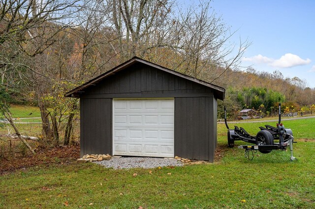 view of detached garage