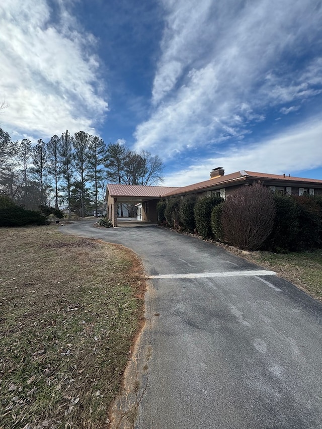 view of front of home featuring metal roof