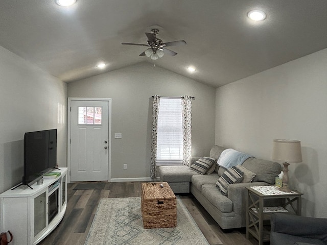 living area with dark wood-style floors, lofted ceiling, ceiling fan, and recessed lighting