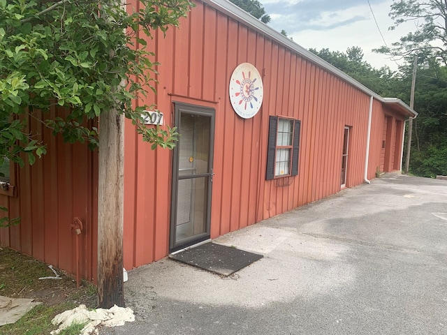 view of outbuilding