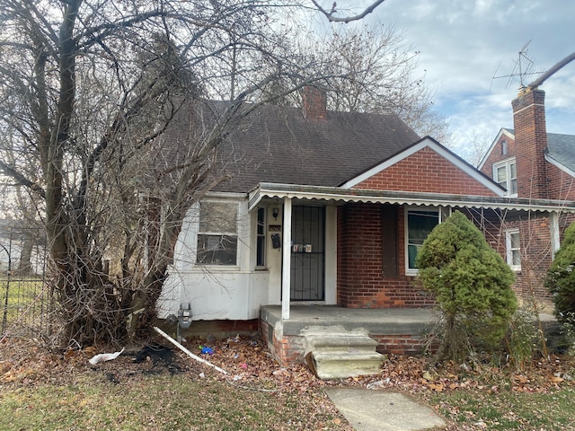 view of front facade with covered porch