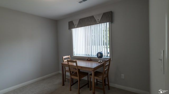 dining room with carpet