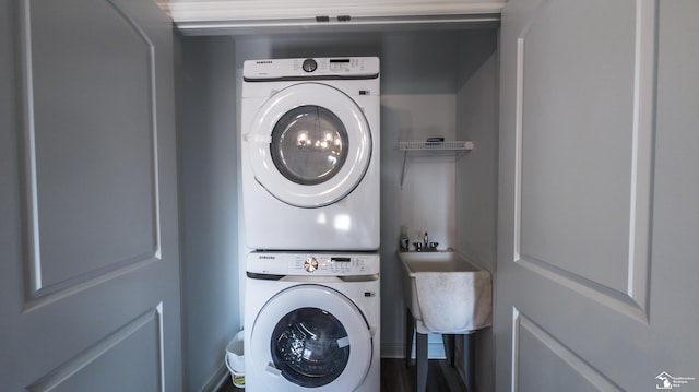 5100 Volterra Dr, Monroe, MI 48161 - washroom with stacked washer / dryer