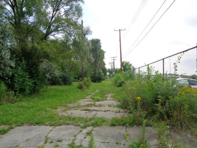 2881 17th St, Detroit, MI 48216
