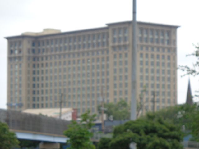 2881 17th St, Detroit, MI 48216