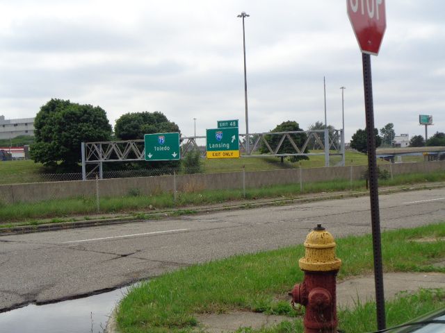 2881 17th St, Detroit, MI 48216