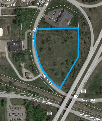 15173 N Rd, Fenton, MI 48430