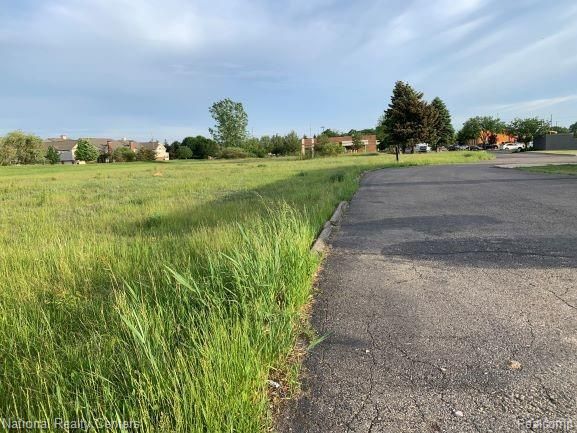43300 Hayes, Clinton Township, MI 48038