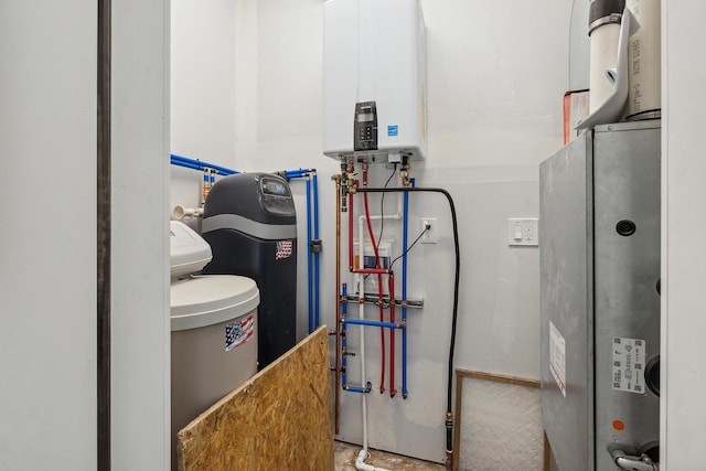 1140 Lochaven Cir Unit 10B, Hillsdale, MI 49242 - utilities with tankless water heater and water heater