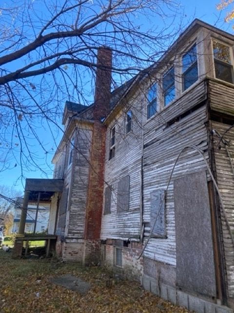 view of side of property