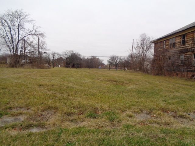 3758 Rochester St, Detroit, MI 48206 - view of grassy yard