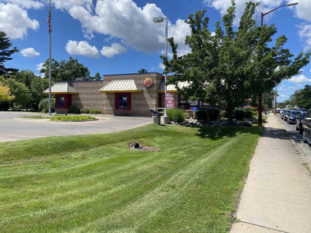 1054-1060 E Front St, Traverse City, MI 49686