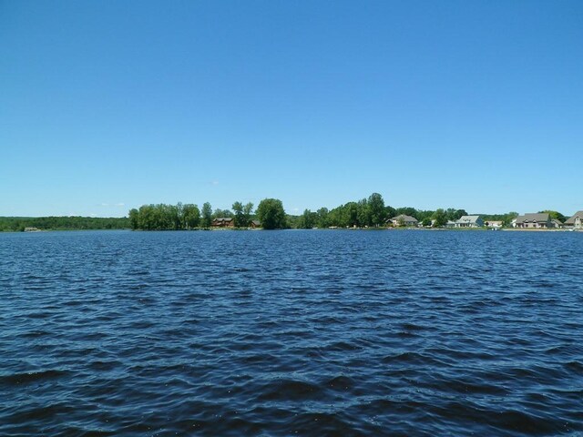 1049 Duquesa Ln, Lake Isabella, MI 48893