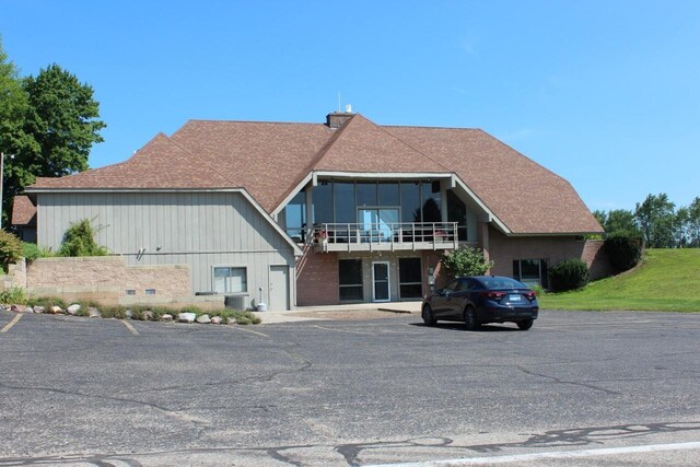1049 Duquesa Ln, Lake Isabella, MI 48893