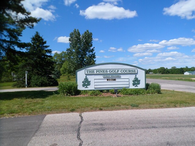 1049 Duquesa Ln, Lake Isabella, MI 48893