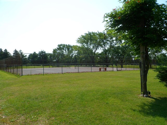 1049 Duquesa Ln, Lake Isabella, MI 48893