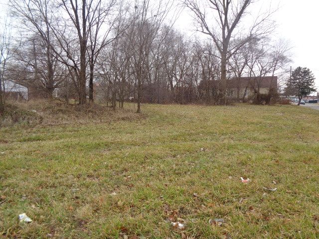 2706 Hendricks St, Detroit, MI 48207 - photo 10