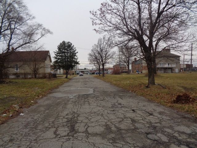 2706 Hendricks St, Detroit, MI 48207 - photo 14