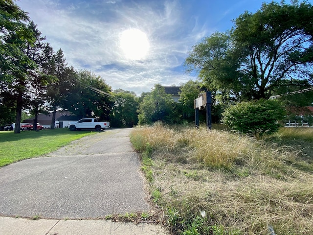 67091 Van Dyke Rd, Washington, MI 48095