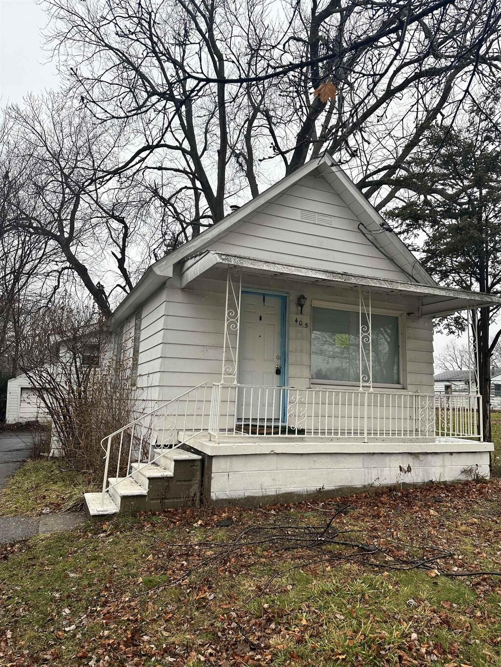 bungalow-style house featuring a porch