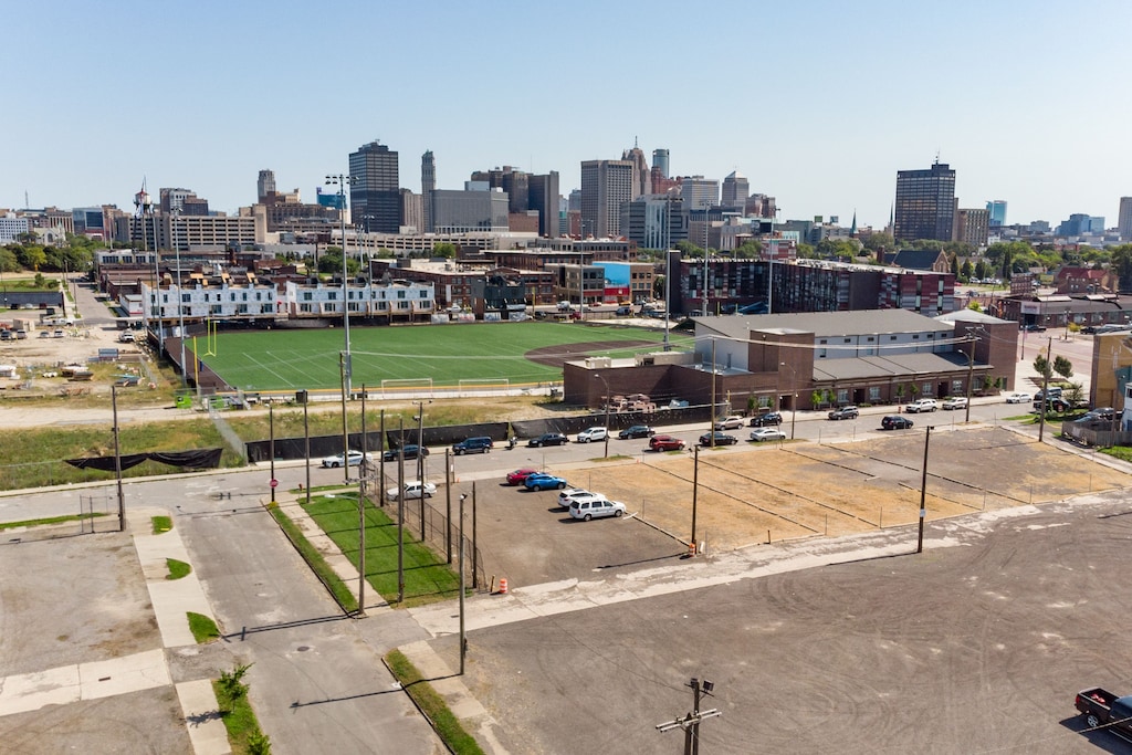 2287 Cochrane St, Detroit, MI 48216
