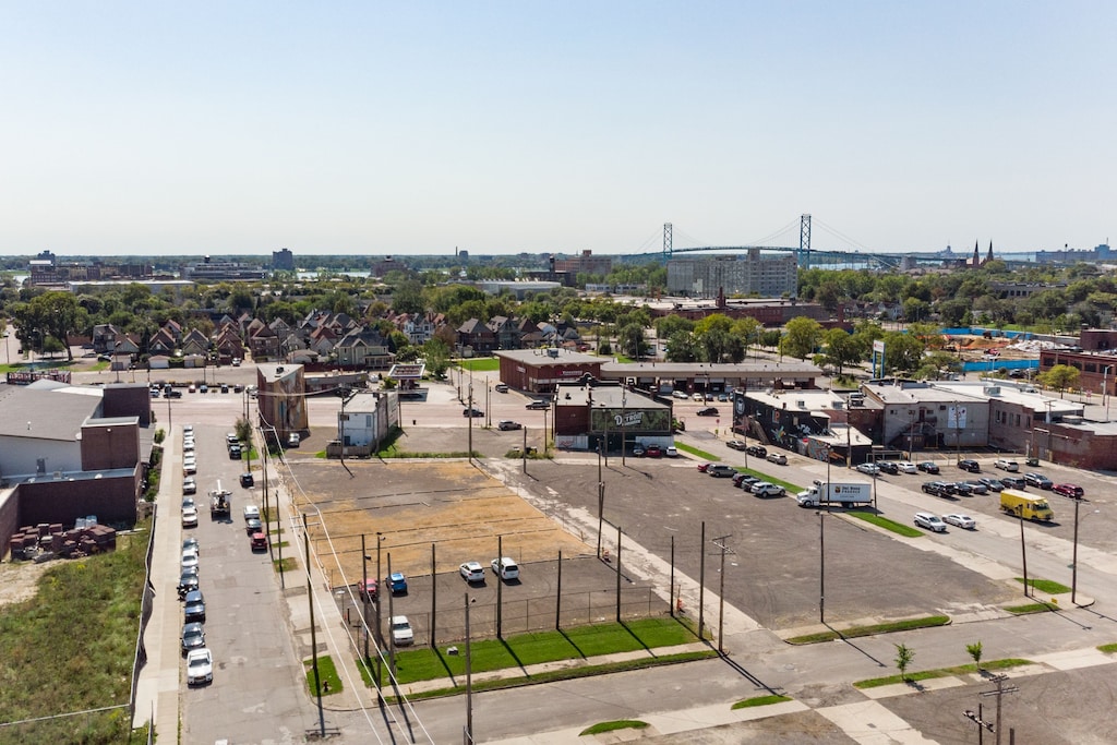 2287 Cochrane St, Detroit, MI 48216
