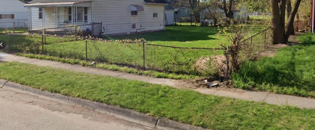 12754 Georgiana Ave, Warren, MI 48089