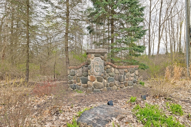 311 Dogwood Ln, Ortonville, MI 48462
