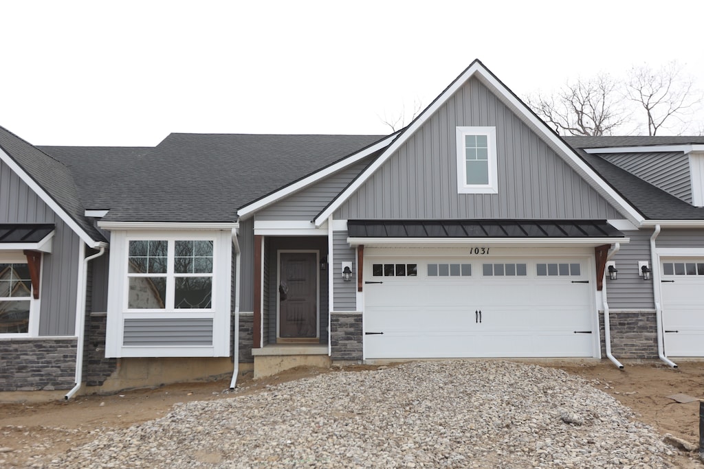 view of front facade with a garage