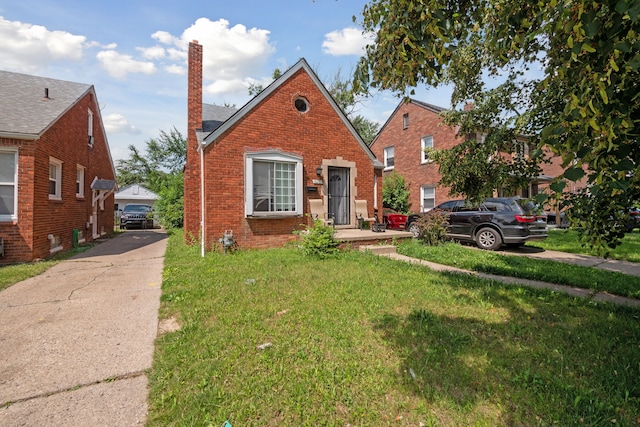 view of front of home with a front yard