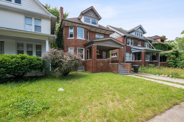 view of front facade featuring a front lawn