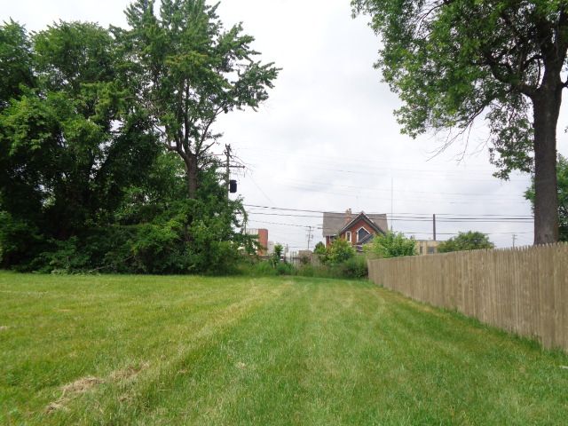 3301 Vinewood St, Detroit, MI 48208 - photo 5