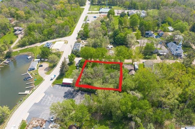 1469 Milmine St, Leonard, MI 48367