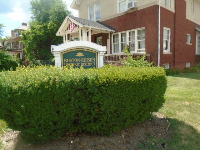 35 Edison St, Detroit, MI 48202 - photo 8
