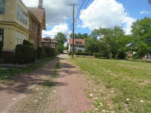 35 Edison St, Detroit, MI 48202 - photo 18