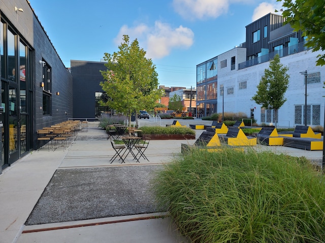 677 Selden St, Detroit, MI 48201 - view of community