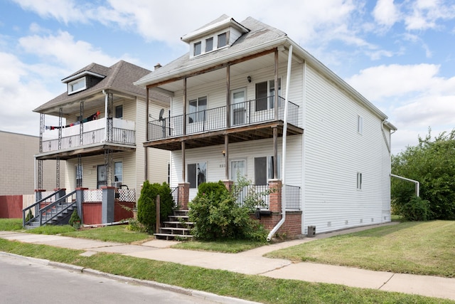 view of front facade with a front yard