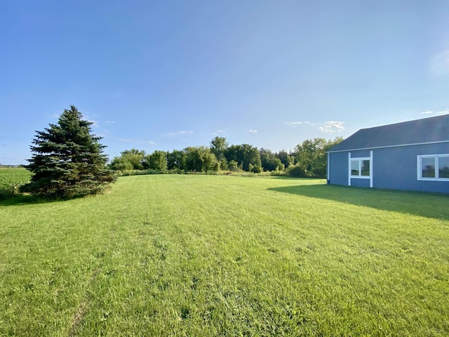 3879 Kochville Rd, Saginaw, MI 48604 - view of green lawn