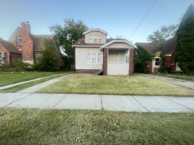 view of front of house featuring a front yard