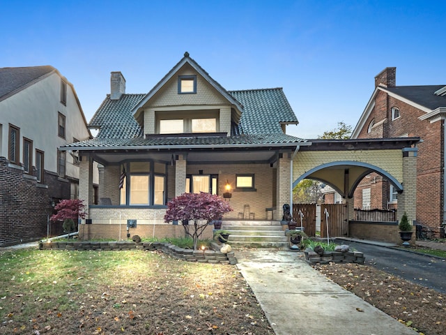 view of front of home with covered porch