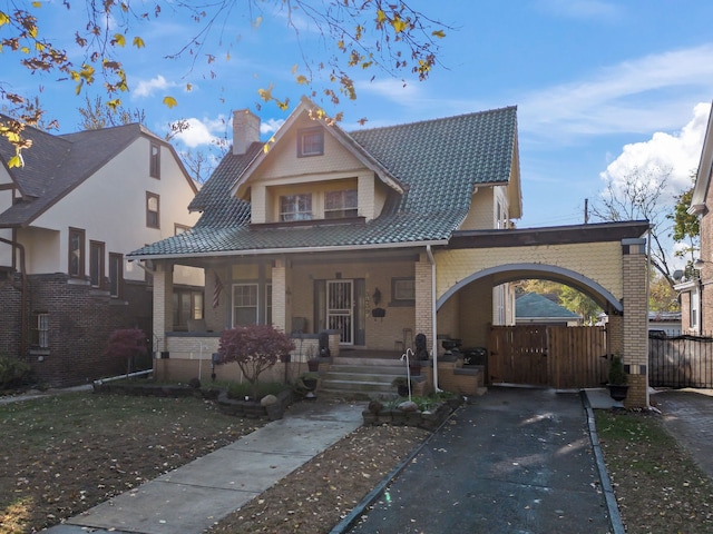 view of front of property with covered porch