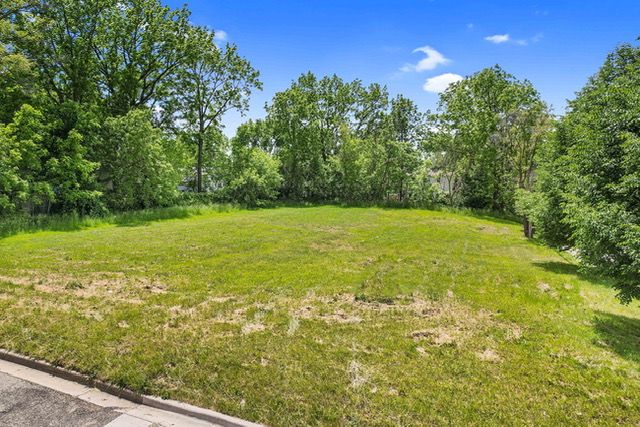 778 University Dr, Pontiac, MI 48342