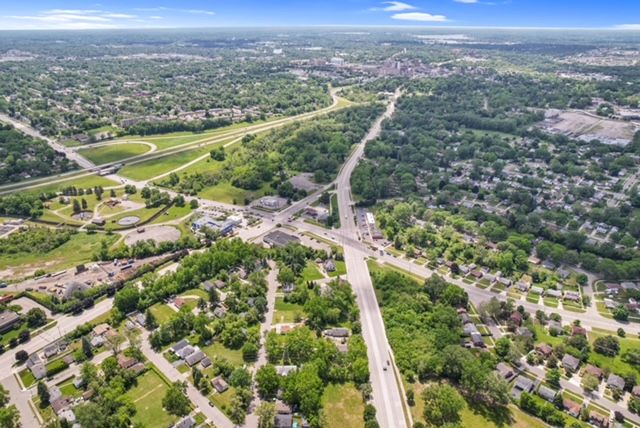 778 University Dr, Pontiac, MI 48342