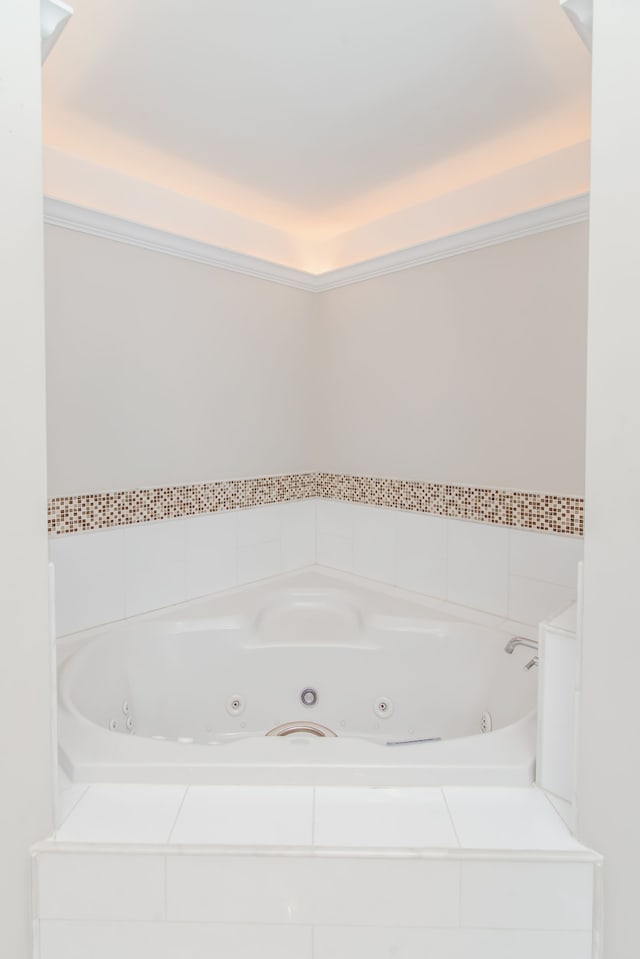 4090 Perryville Rd, Ortonville, MI 48462 - bathroom featuring a whirlpool tub