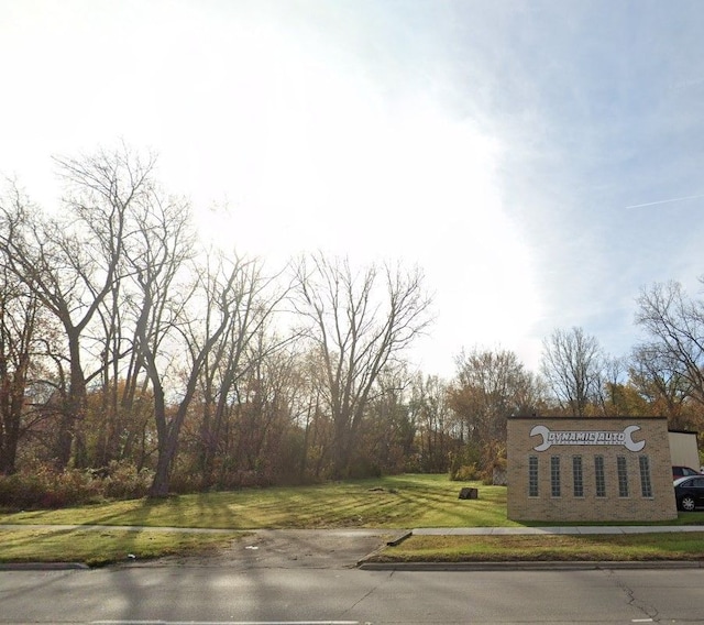 26531 Eureka Rd, Taylor, MI 48180