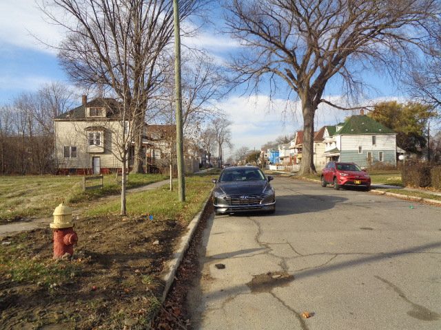 2401 Baldwin St, Detroit, MI 48214 - photo 13