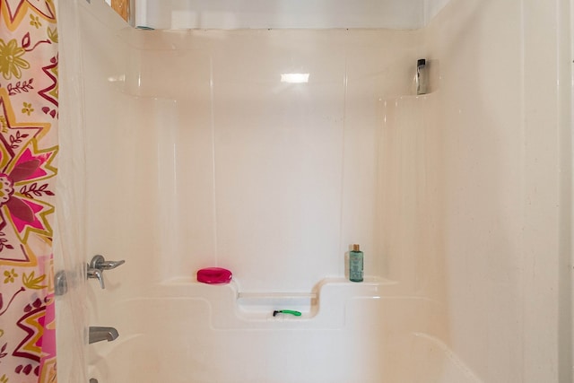 7434 Dyke Rd, Clay, MI 48001 - bathroom featuring shower / bath combo
